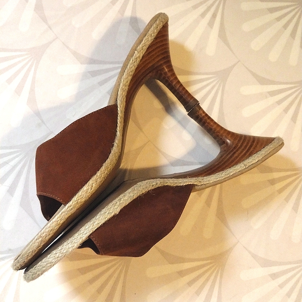 AEROSOLES Tan and Cream Women's Heels - Picture 3 of 5